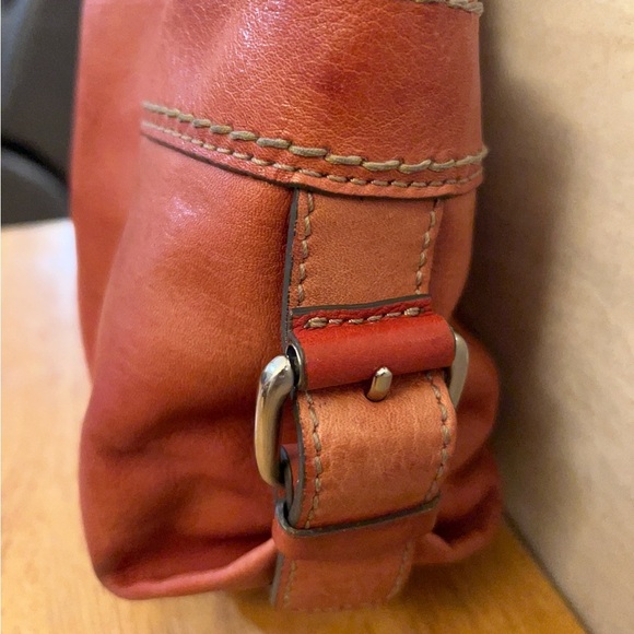 Fossil Elegant Red Leather Bucket Women's Bag - Picture 9 of 16